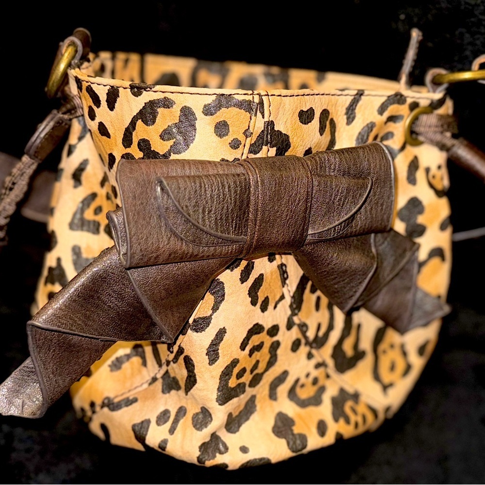 Jessica Simpson cross body leopard print Bucket bag!